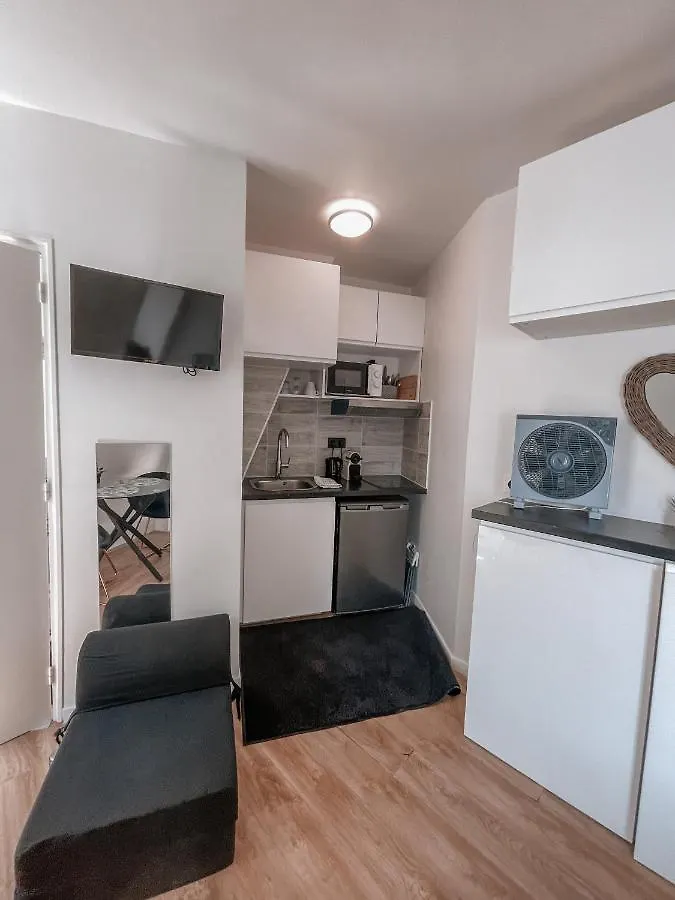 Alma - Amazing Eiffel Tower View Apartment Paris 0*,